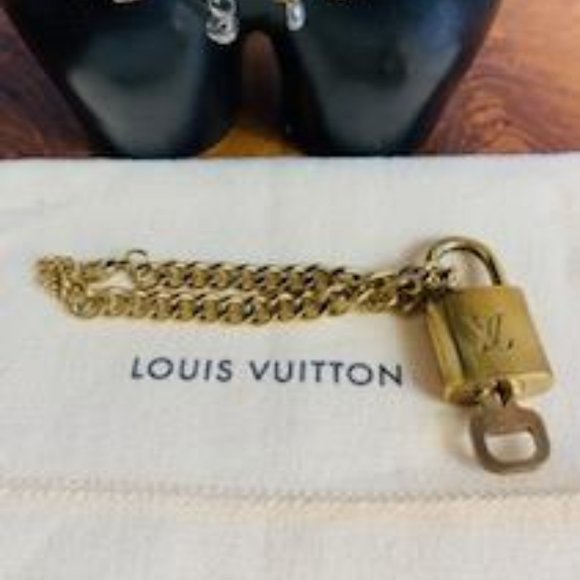 Authentic Louis Vuitton Lock and Key #340 - Picture 5 of 8